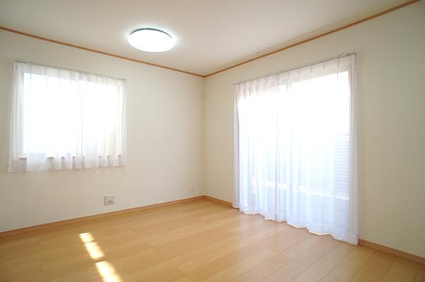 Living. Indoor (11 May 2013) Shooting D Building