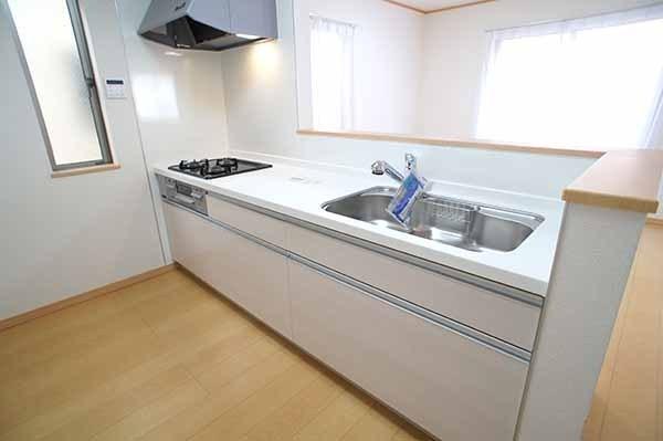 Kitchen. Produce a warm time face-to-face kitchen of your family Indoor (11 May 2013) Shooting H Building