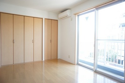 Living and room. Western-style 7.1 Pledge Facing south