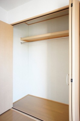 Balcony. Western style room Storage space