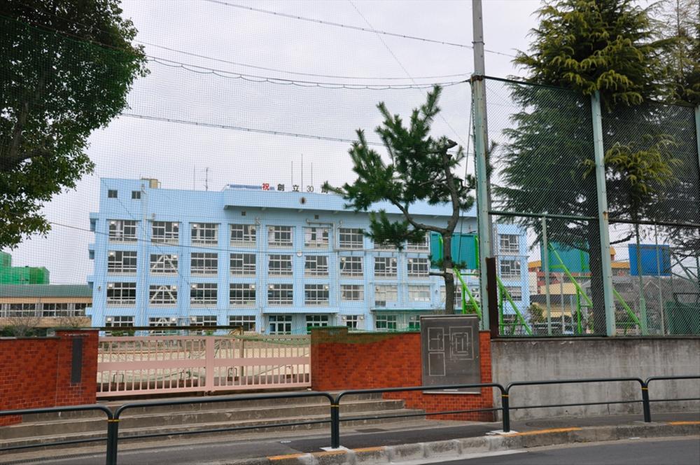 Junior high school. Kurishima 700m until junior high school
