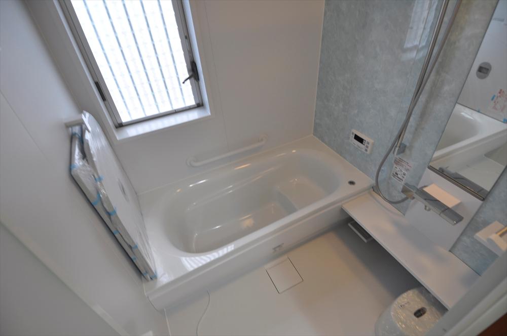 Bathroom. 4 Building bathroom