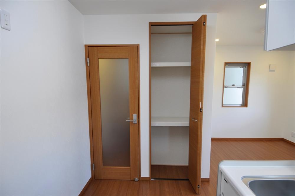 Receipt. 4 Building kitchen next to housing