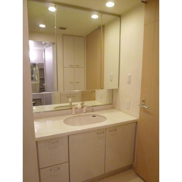 Wash basin, toilet