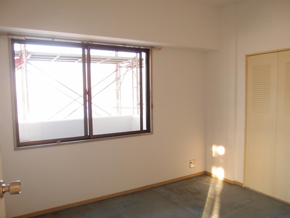 Non-living room. Northeast side Western-style 4.7-mat