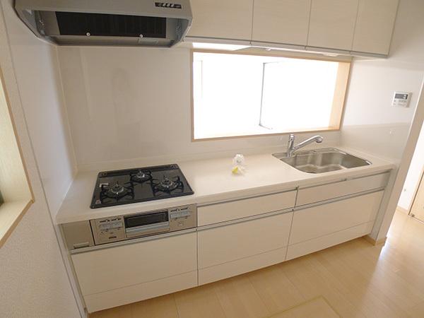 Kitchen. Room (August 2013) Shooting Building 3