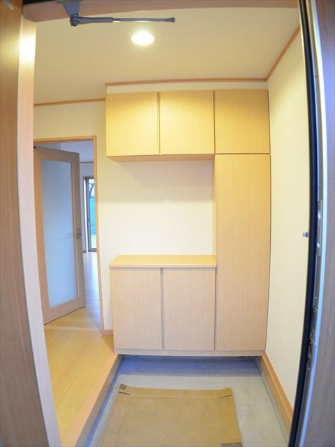 Entrance. Large shoe box