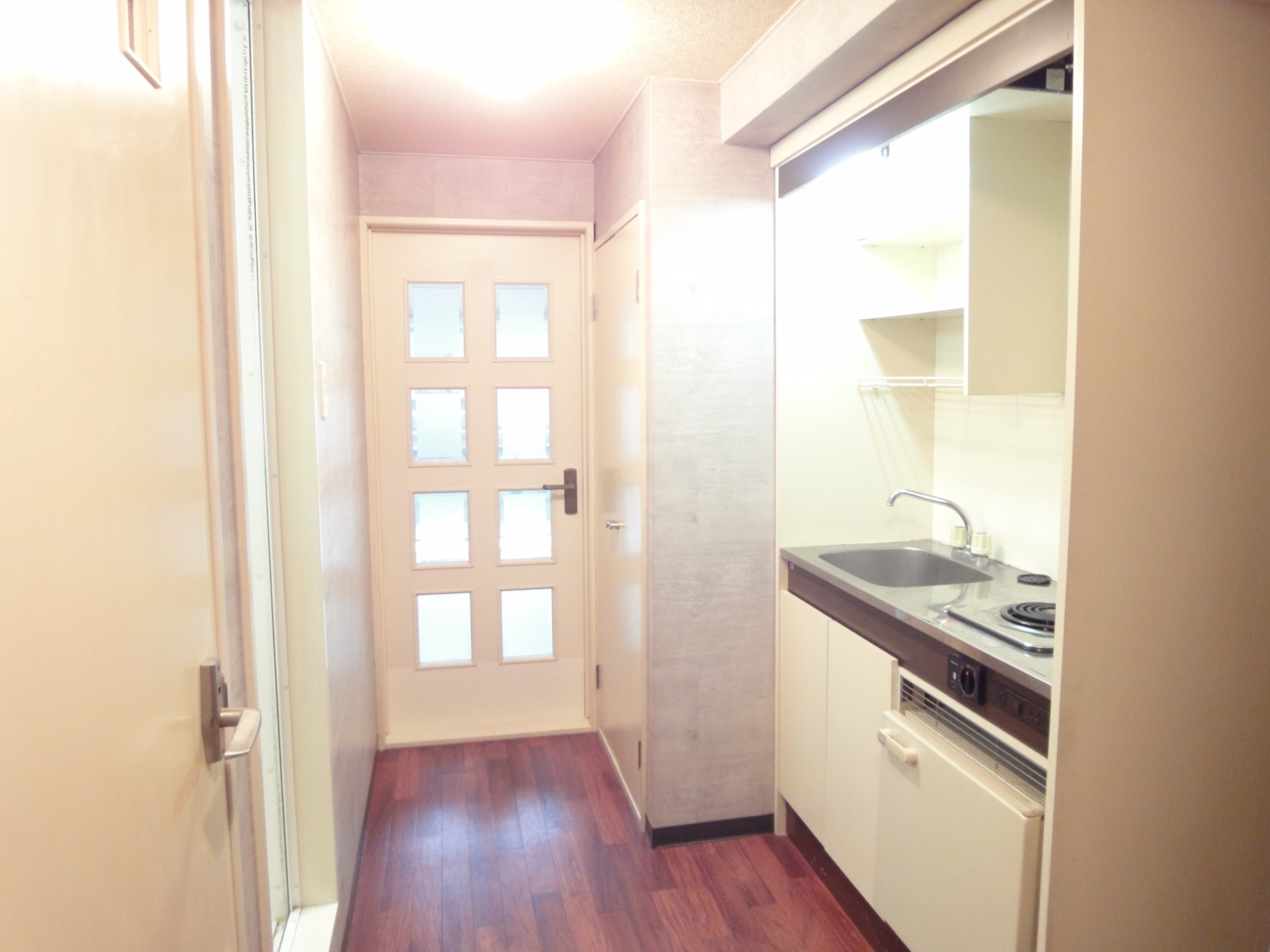 Kitchen. ※ It will change to 1-neck IH stove.