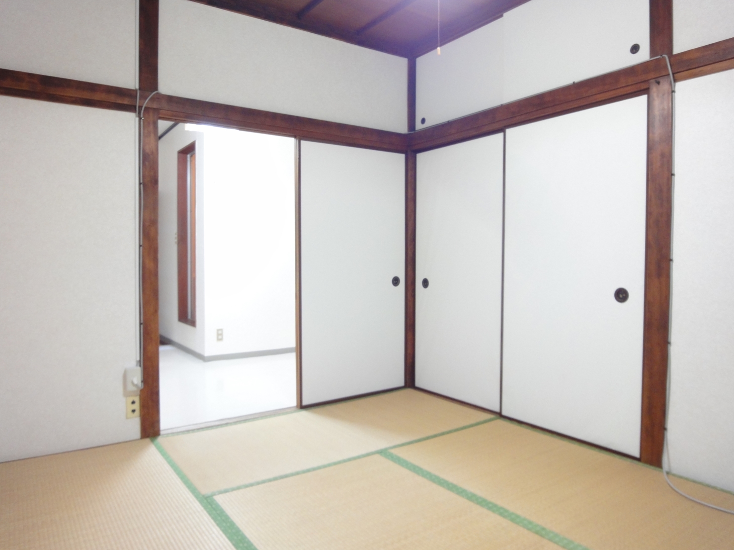 Living and room. 2 between the amount closet in 1K!