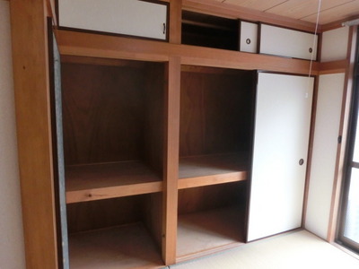 Receipt. Closet that can store plenty