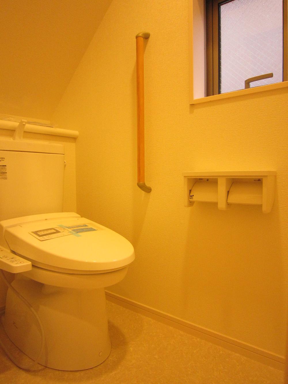 Toilet. Indoor (11 May 2013) Shooting