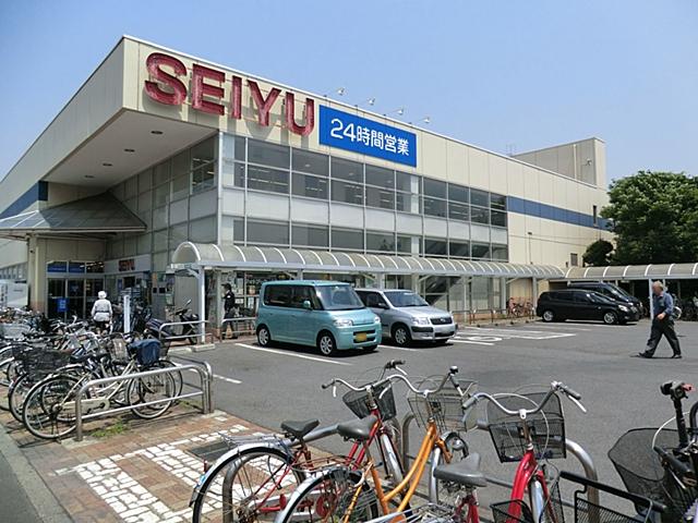 Supermarket. Since the 1000m 24 hours a day until the Seiyu Kaga Shikahama shop, It is very convenient to the steep shopping. Since there is also a parking lot, Also buying.