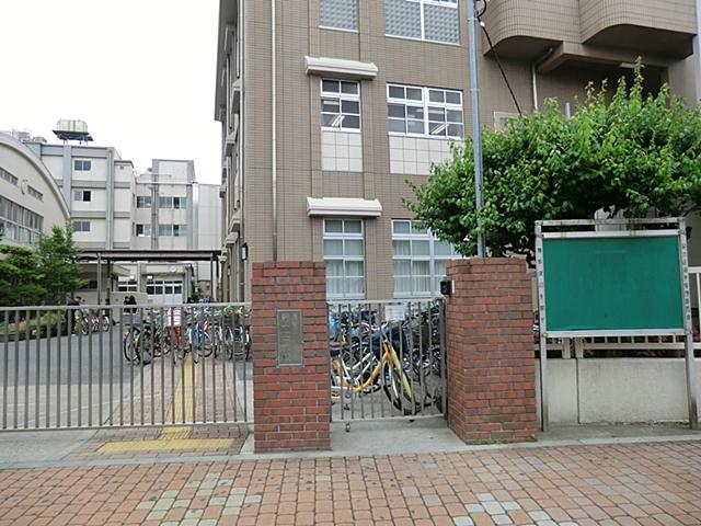 Junior high school. 400m to Adachi Ward eleventh junior high school