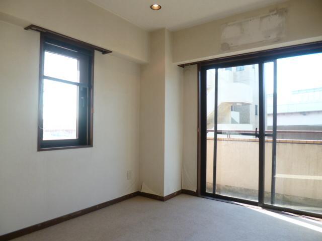 Living and room. Western-style 2