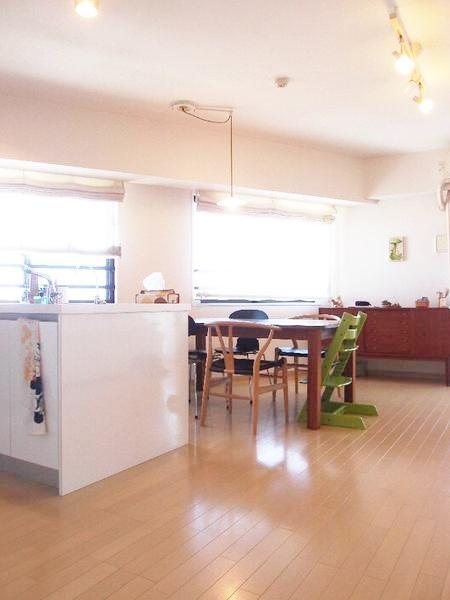 Living. About 23.0 tatami. At the time of sale, 3LDK → has been changed to 2LDK type.