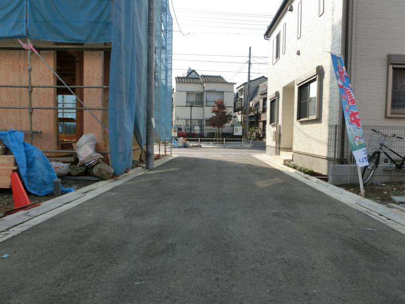 Local photos, including front road. Local (11 May 2013) Shooting