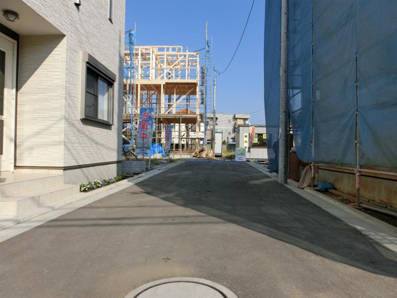 Local photos, including front road. Local (11 May 2013) Shooting