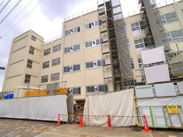 Junior high school. 1290m to Adachi Ward sixth junior high school