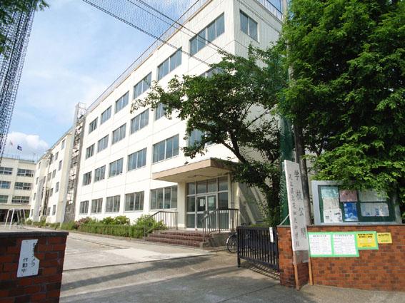 Hanahatakitachu walk to school about 4 minutes