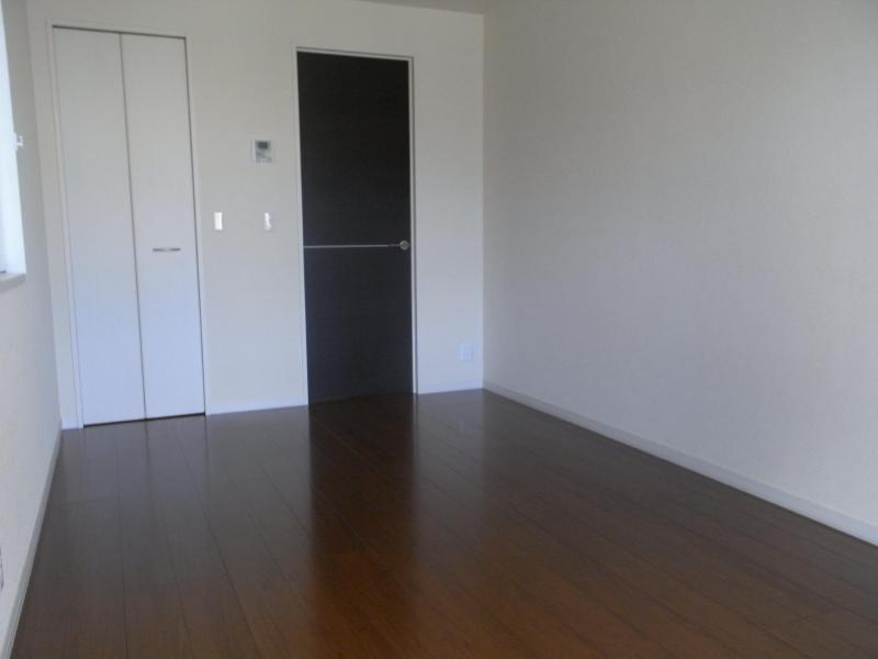 Living and room. Inverted type