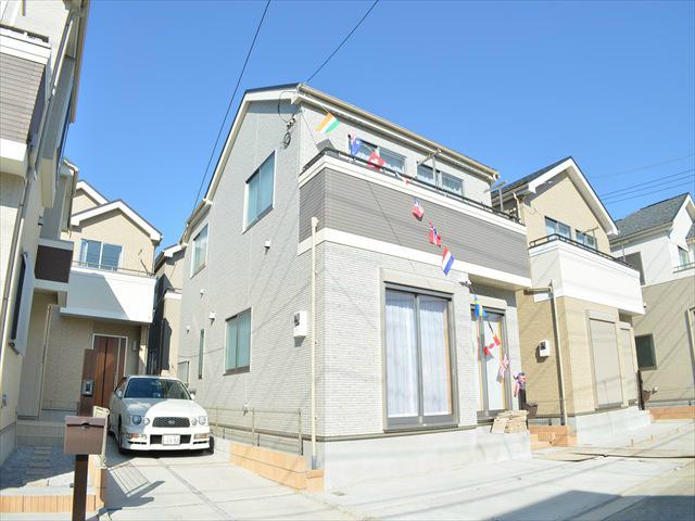 Local appearance photo. Facing the 6m road