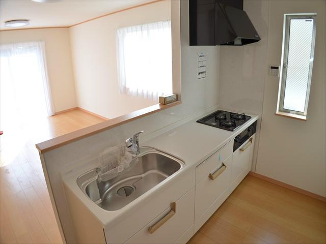 Kitchen. It overlooks the living