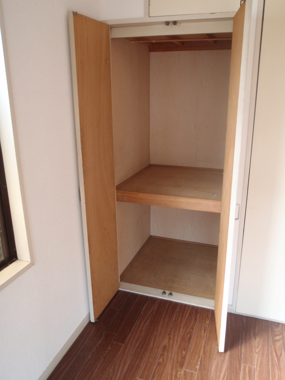 Receipt. Western style room