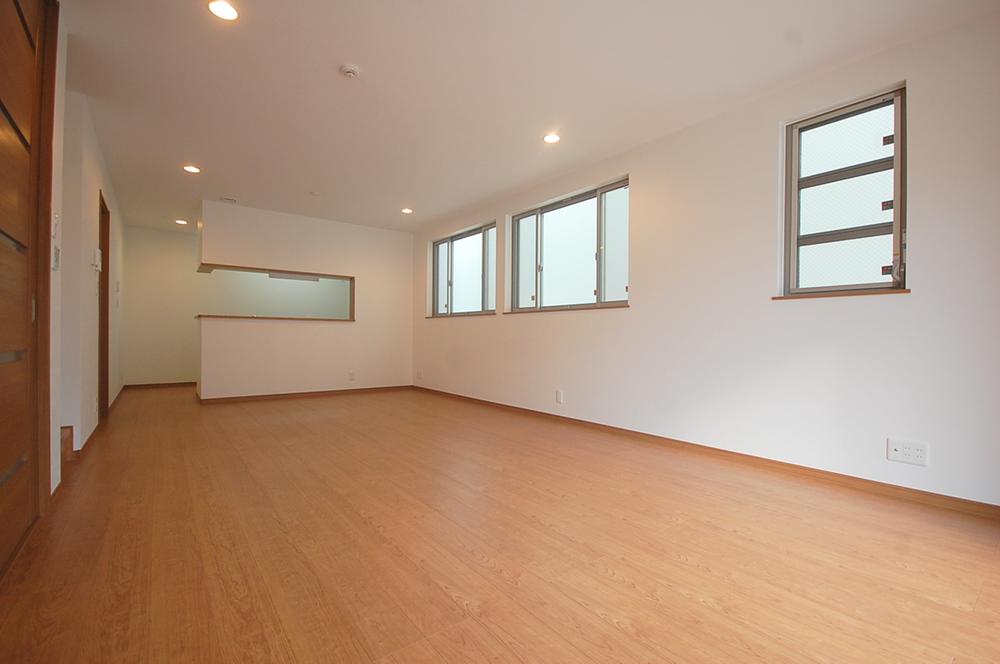 Same specifications photos (living). Example of construction