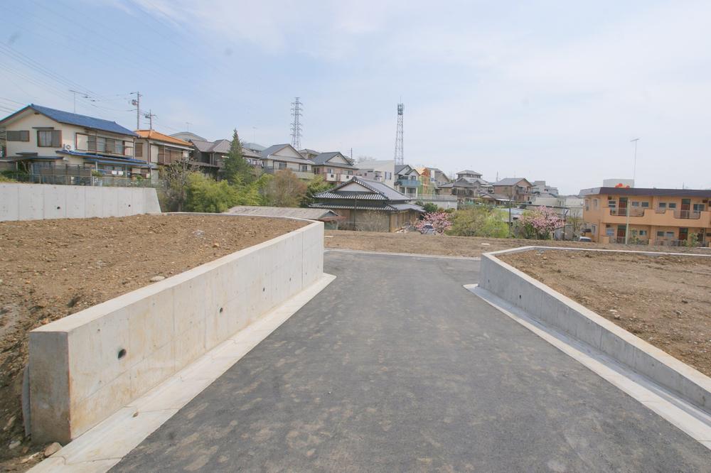 Local photos, including front road. Current state