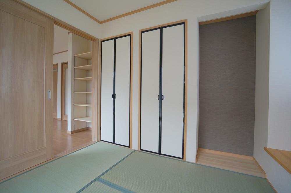 Other introspection. Japanese style room