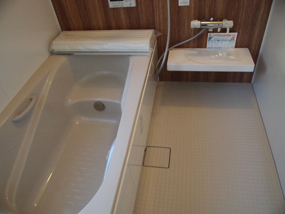 Same specifications photo (bathroom). Same specifications construction cases
