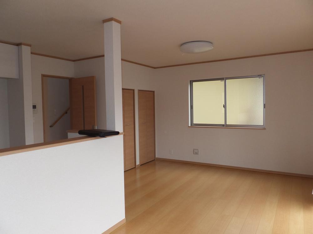 Local photos, including front road. Local (12 May 2013) Shooting