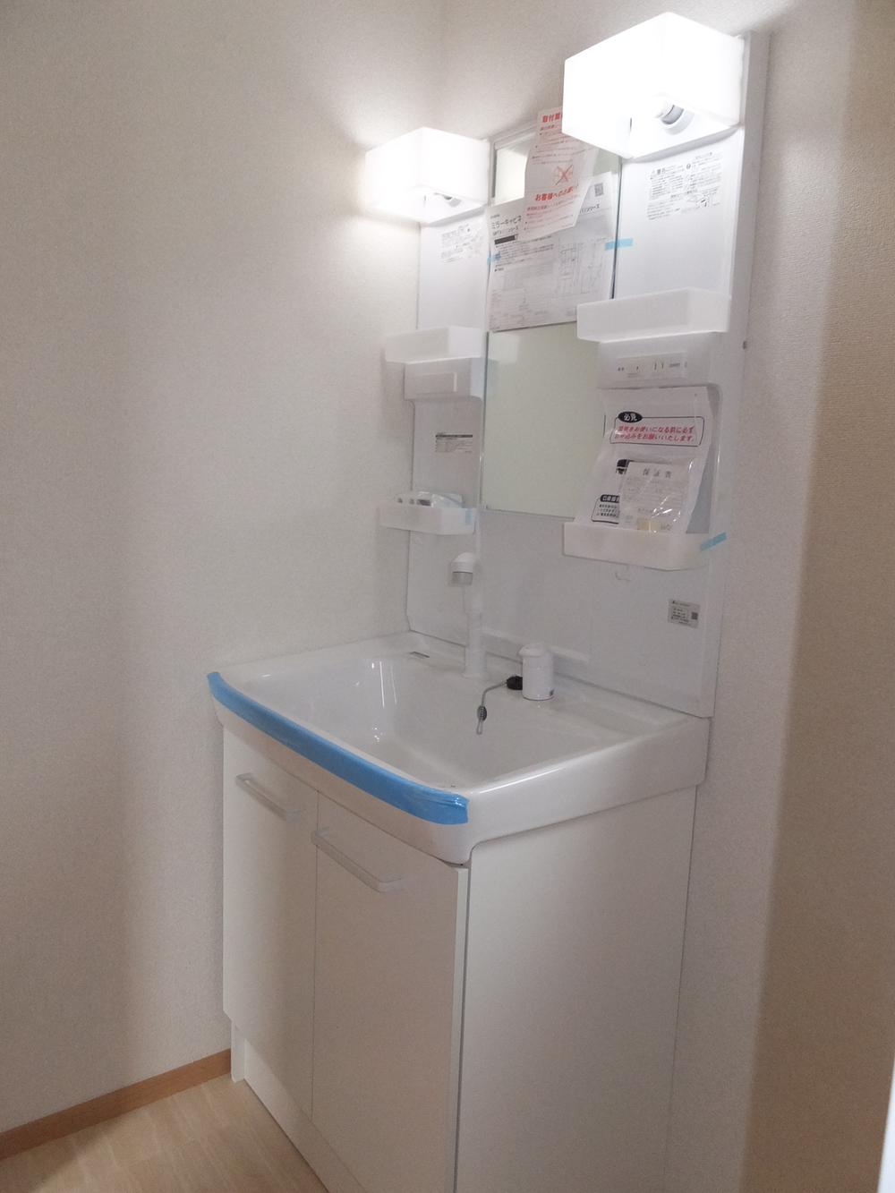 Wash basin, toilet. Local (12 May 2013) Shooting