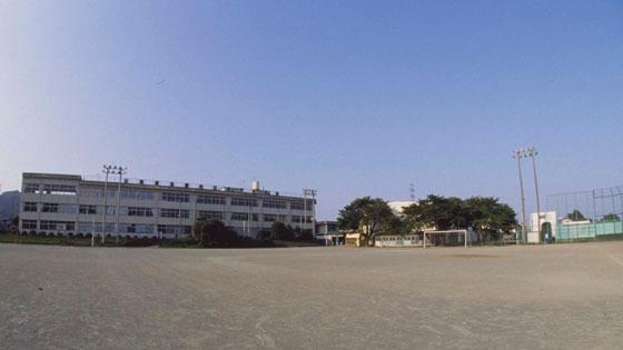 Junior high school. Akiruno Municipal Mashito until junior high school 746m