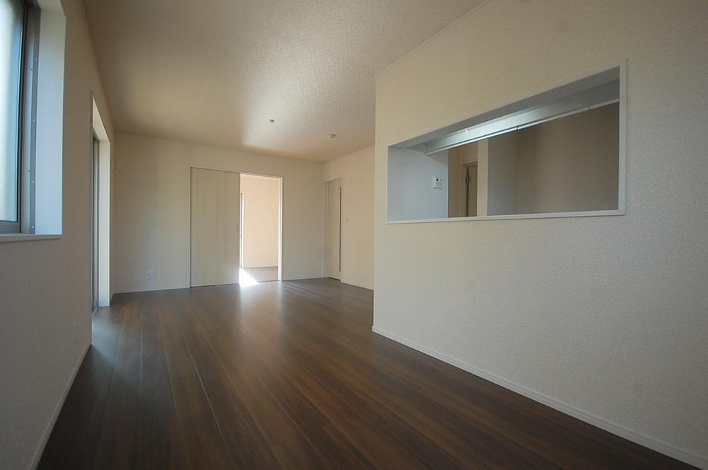 Same specifications photos (living). (Building 2) same specification