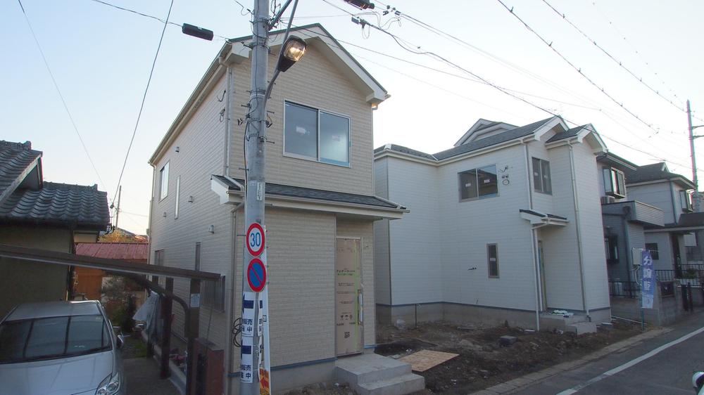 Local appearance photo. Local (12 May 2013) Shooting