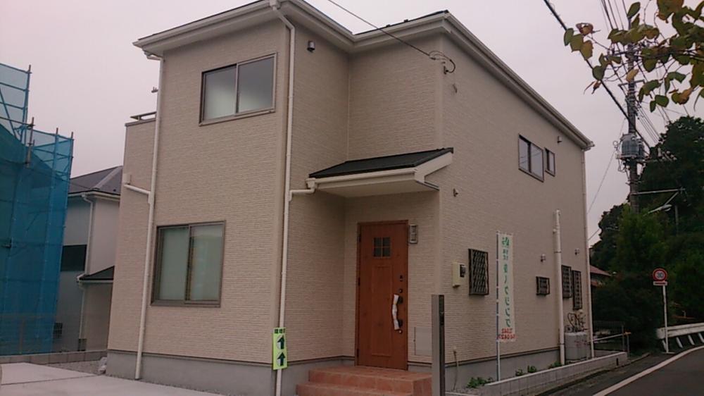 Local appearance photo. Local (11 May 2013) Shooting