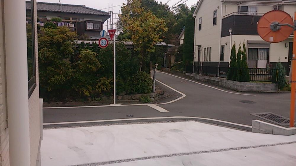 Local photos, including front road. Local (11 May 2013) Shooting