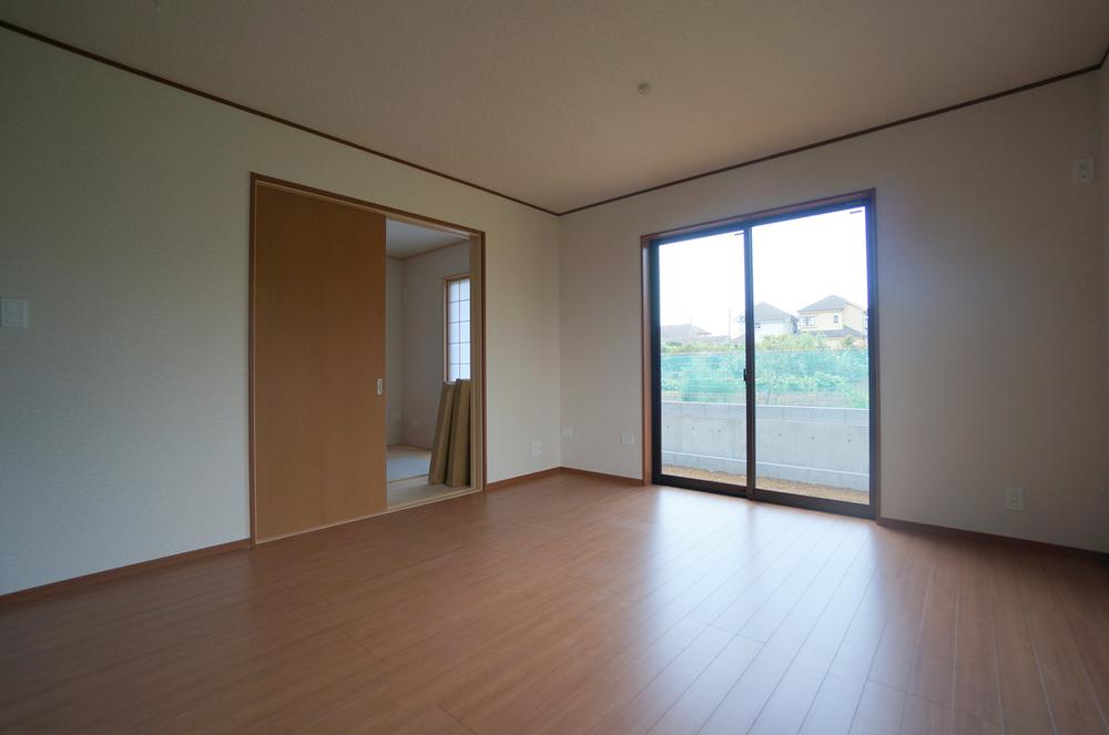 Same specifications photos (living). Same specifications