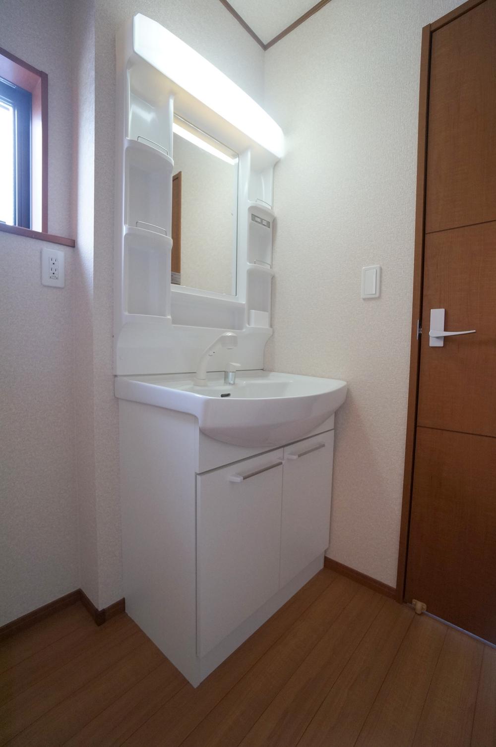 Wash basin, toilet. Same specifications