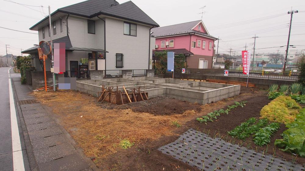 Local photos, including front road. Local (12 May 2013) Shooting