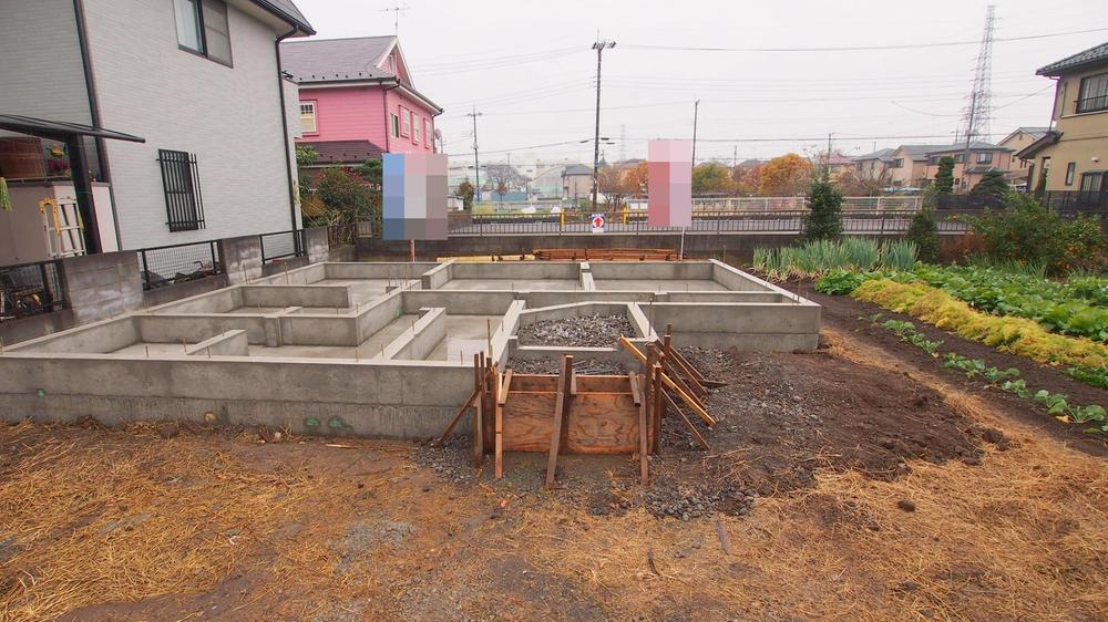 Local appearance photo. Local (12 May 2013) Shooting