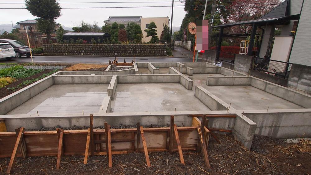 Local appearance photo. Local (12 May 2013) Shooting