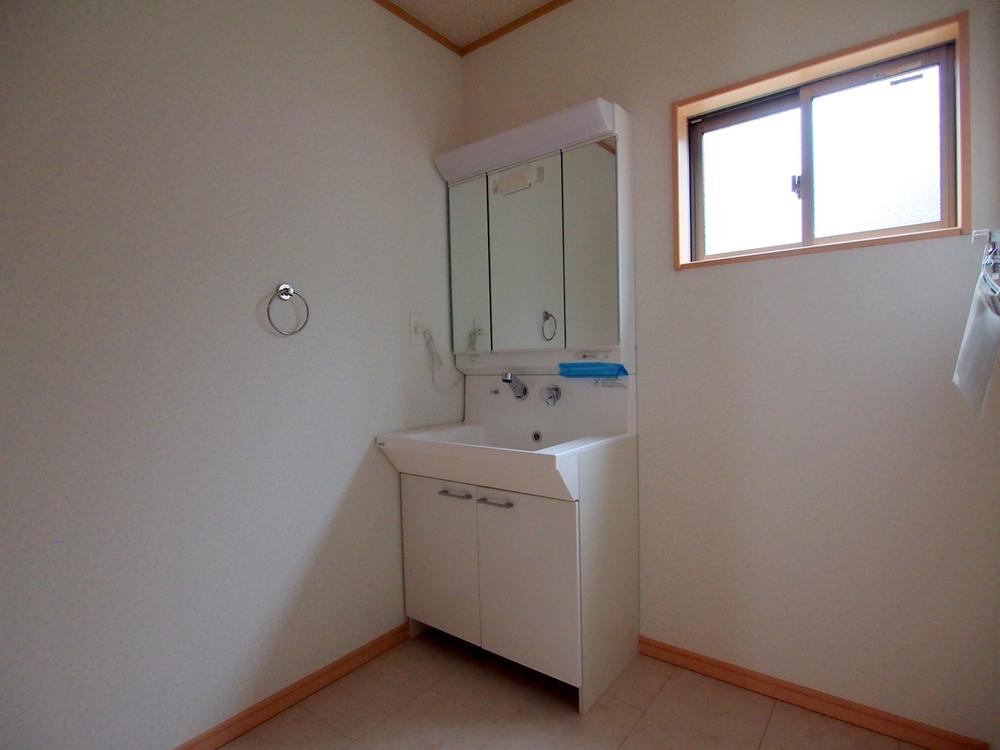 Same specifications photos (Other introspection). Washbasin same specifications