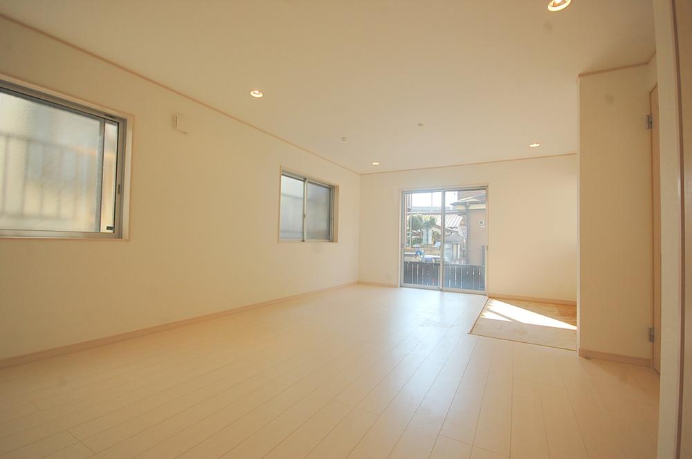 Same specifications photos (living). Example of construction