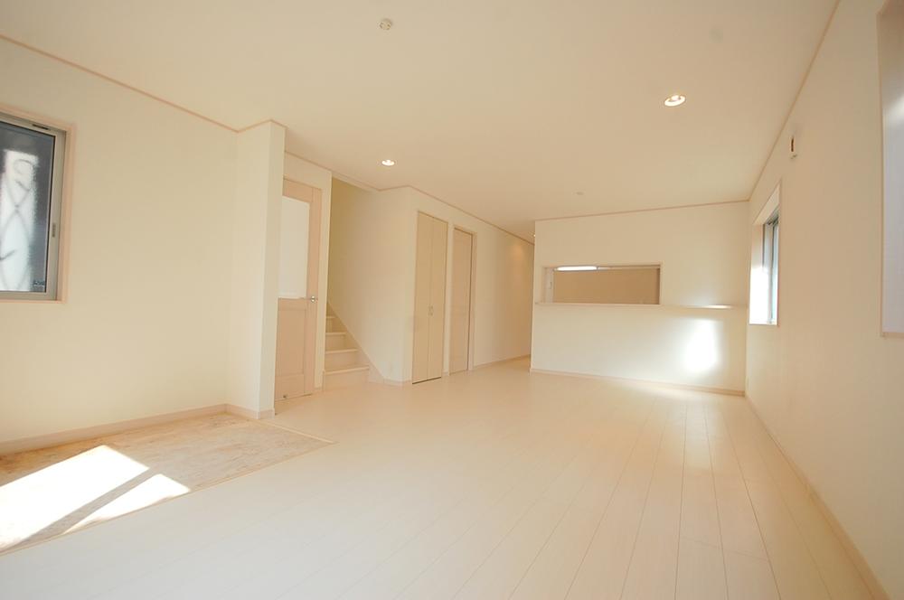 Same specifications photos (living). Example of construction