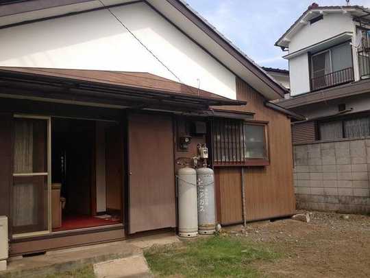 Local land photo. Current state, There is a house