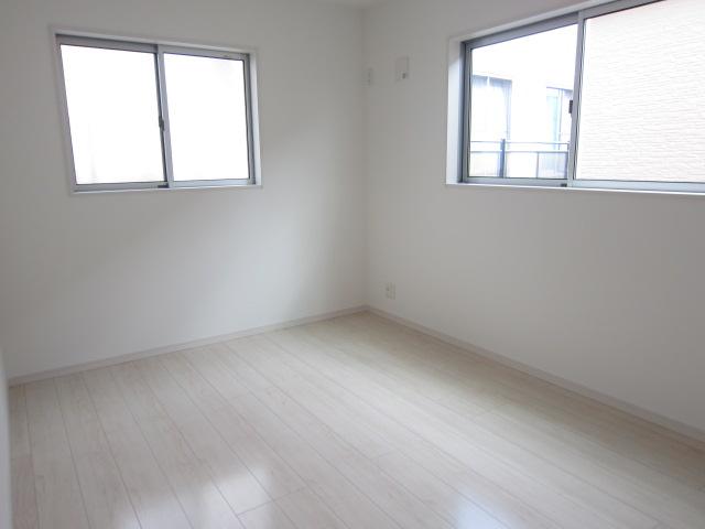 Non-living room. Indoor (10 May 2013) Shooting