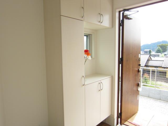 Entrance. Local (10 May 2013) Shooting