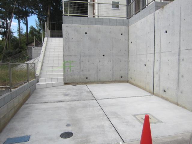 Parking lot. Local (10 May 2013) Shooting